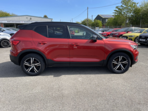 2019 Volvo Xc40 2.0 R-Design D3 in Red — image 3