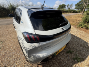 2022 Peugeot E-208 E-208 Gt Premium Electric 50kwh 136 in White — image 4