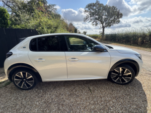 2022 Peugeot E-208 E-208 Gt Premium Electric 50kwh 136 in White — image 6
