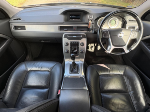 2012 Volvo Xc70 2.4 D5 Se AWD Euro 5 (s/s) 5dr in Black — image 2