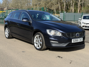 2017 Volvo V60 2.0 Se Nav D3 in Blue — image 3
