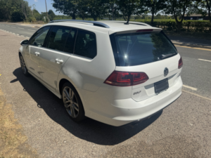 2015 Volkswagen Golf 1.4 Tsi Bluemotion R-Line Gt Est in White — image 4