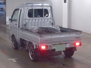 2013 Daihatsu Hijet Truck 4WD Jumbo in Silver — image 3