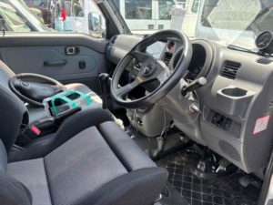 2013 Daihatsu Hijet Truck 4WD Jumbo in Silver — image 5