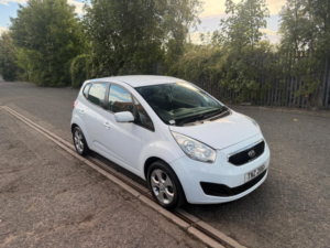 2013 Kia Venga 1.4 Crdi 2 Euro 5 5dr in White — image 3