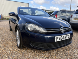 2014 Volkswagen Golf 1.6 Tdi Bluemotion Tech Se in Blue — image 2