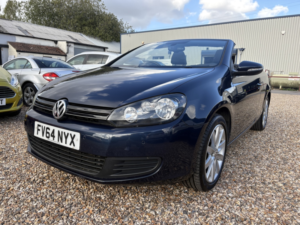 2014 Volkswagen Golf 1.6 Tdi Bluemotion Tech Se in Blue — image 5