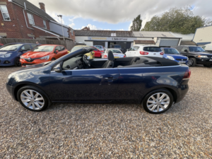 2014 Volkswagen Golf 1.6 Tdi Bluemotion Tech Se in Blue — image 6