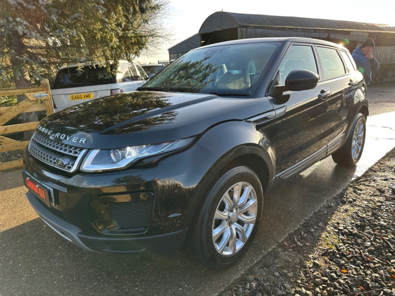 2017 Land Rover Range Rover Evoque 2.0 Td4 Se in Black — image 1