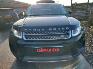 2017 Land Rover Range Rover Evoque 2.0 Td4 Se in Black — image 3