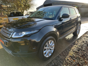 2017 Land Rover Range Rover Evoque 2.0 Td4 Se in Black — image 6
