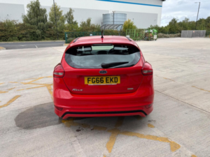 2016 Ford Focus 1.0t Ecoboost St-Line Euro 6 (s/s) 5dr in Red — image 4
