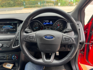 2016 Ford Focus 1.0t Ecoboost St-Line Euro 6 (s/s) 5dr in Red — image 6