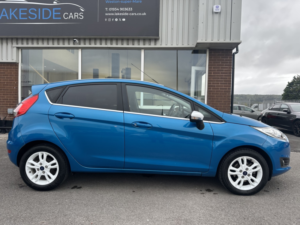 2017 Ford Fiesta 1.0 T Ecoboost Zetec Blue Edition in Blue — image 2