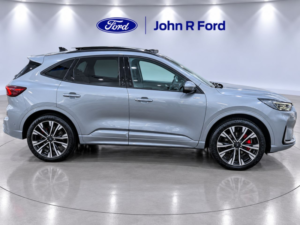 2025 Ford Kuga 2.5 Plug-In Hybrid St-Line X Auto in Silver — image 3