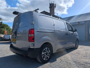 2022 Citroen Dispatch 1.5 Bluehdi 1000 Enterprise Pro M Fwd 2 Euro 6 (s/s) 6dr in Grey — image 3