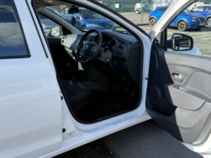 2017 Dacia Sandero 0.9 Ambiance Tce 90 in White — image 6