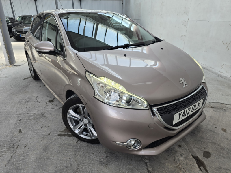 2012 Peugeot 208 1.6 E-Hdi Allure in Pink — image 1