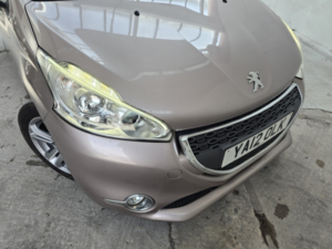 2012 Peugeot 208 1.6 E-Hdi Allure in Pink — image 2
