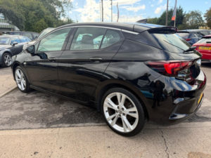 2017 Vauxhall Astra 1.6 Cdti Ecotec Blueinjection Sri Vx Line Nav Hatchback 5dr Diesel Manual Euro 6 (110 Ps) in Black — image 3