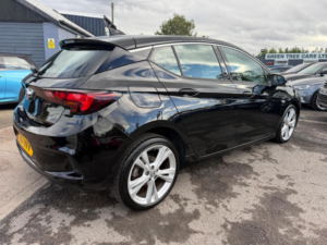 2017 Vauxhall Astra 1.6 Cdti Ecotec Blueinjection Sri Vx Line Nav Hatchback 5dr Diesel Manual Euro 6 (110 Ps) in Black — image 4