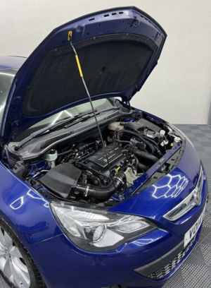 2014 Vauxhall Astra 1.4 Astra Gtc Sri S/s 3dr in Blue — image 4