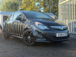 2015 Vauxhall Corsa 1.4 16v Sri Euro 5 3dr in Black — image 2