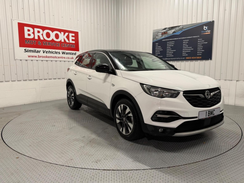 2019 Vauxhall Grandland X 1.2 Turbo Sport Nav Euro 6 (s/s) 5dr in White — image 1