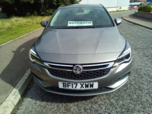 2017 Vauxhall Astra Elite Nav 1.6 Cdti Blueinjection Automatic in Grey — image 2