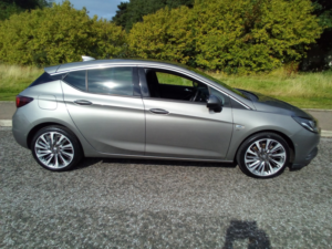 2017 Vauxhall Astra Elite Nav 1.6 Cdti Blueinjection Automatic in Grey — image 4
