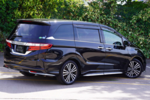 2013 Honda Odyssey 2.4 Absolute 5dr 7 Seats in Black — image 4
