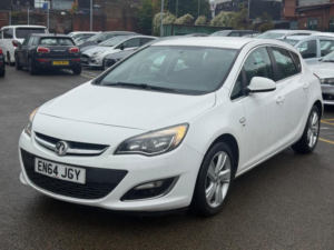2015 Vauxhall Astra 1.4 16v Sri Euro 5 5dr in White — image 3