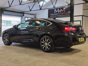2017 Vauxhall Insignia 1.5i Turbo Sri Nav Grand Sport Euro 6 (s/s) 5dr in Black — image 6