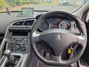 2016 Peugeot 3008 1.6 Bluehdi Allure in Black — image 3