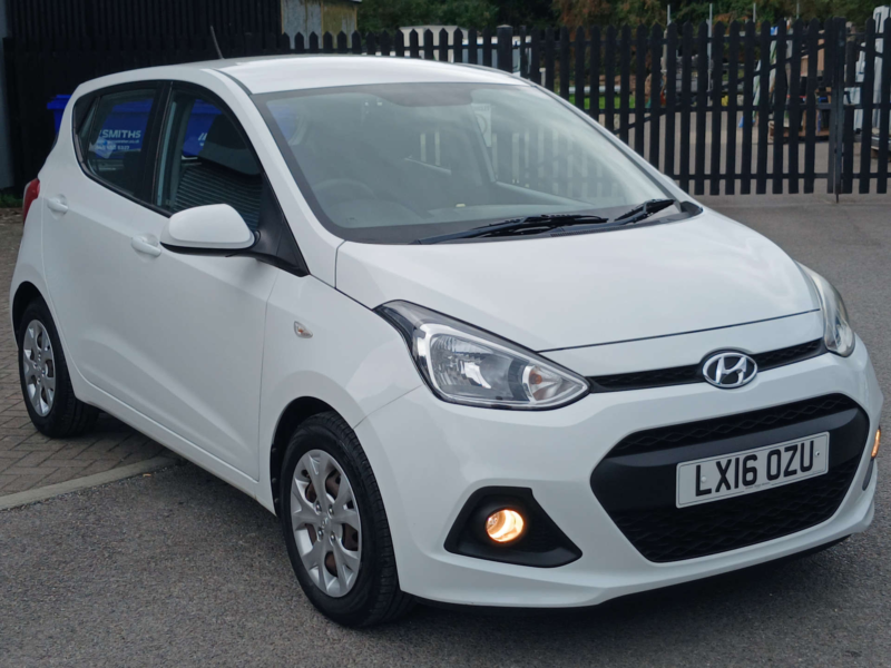 2016 Hyundai I10 1.0 I10 Se Blue Drive 5dr in White — image 1
