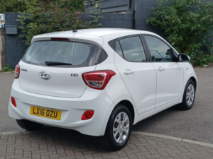 2016 Hyundai I10 1.0 I10 Se Blue Drive 5dr in White — image 2