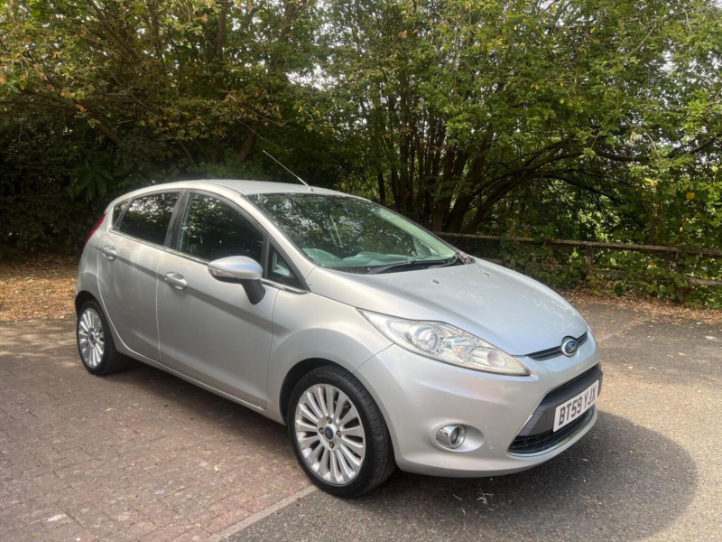 2010 Ford Fiesta 1.4 Titanium 5dr in Silver — image 1