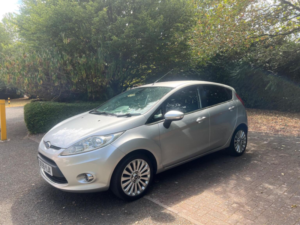 2010 Ford Fiesta 1.4 Titanium 5dr in Silver — image 3