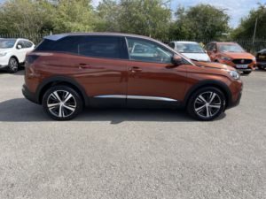 2018 Peugeot 3008 1.6 Bluehdi Allure in Bronze — image 5