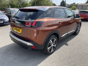 2018 Peugeot 3008 1.6 Bluehdi Allure in Bronze — image 6