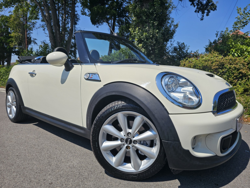 2013 MINI Convertible 1.6 Cooper S Convertible in White — image 1