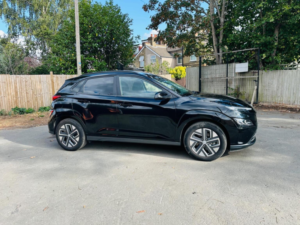 2023 Hyundai Kona 64kwh Premium Auto 5dr (10.5kw Charger) in Black — image 3