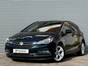 2017 Vauxhall Astra 1.6 Cdti Blueinjection Sri in Green — image 2