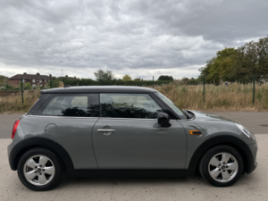 2015 MINI Hatch 1.5 Cooper 3-Door Hatch in Grey — image 5