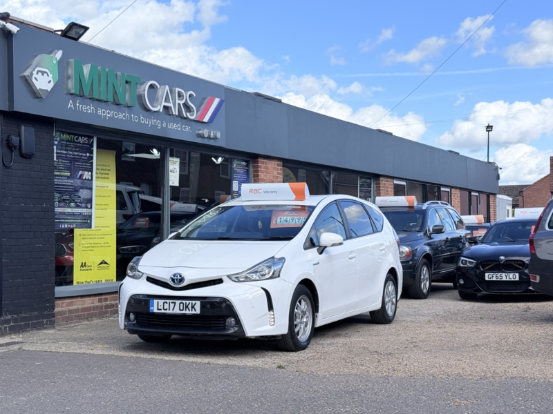 2017 Toyota Prius+ 1.8 Vvt-H Icon in White — image 1