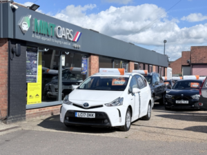 2017 Toyota Prius+ 1.8 Vvt-H Icon in White — image 3