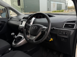 2014 Toyota Verso 1.6 D-4d Icon Euro 5 (s/s) 5dr in White — image 3