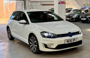 2016 Volkswagen Golf 1.4 Tsi Gte DSG Euro 6 (s/s) 5dr in White — image 2