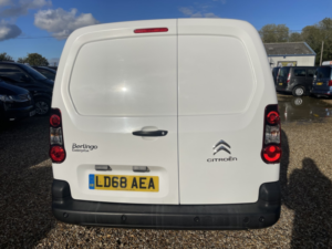 2018 Citroen Berlingo 1.6 Bluehdi 625 Enterprise in White — image 4