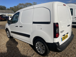 2018 Citroen Berlingo 1.6 Bluehdi 625 Enterprise in White — image 5